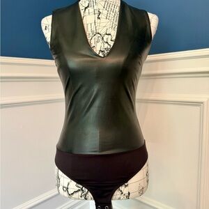 Express Body Contour Sleeveless Fitted Bodysuit-S